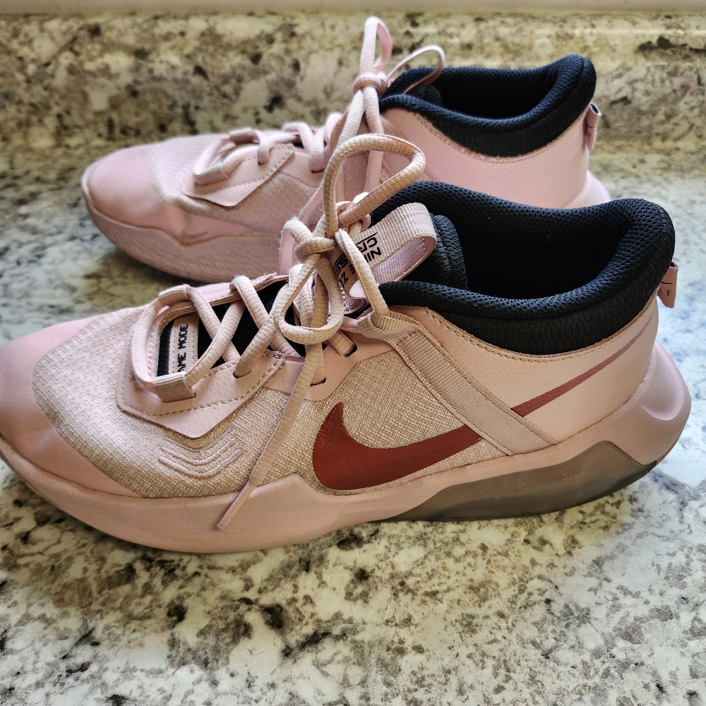 Nike Air Zoom Crossover GS Basketball Shoes Pink Girls Size 7Y